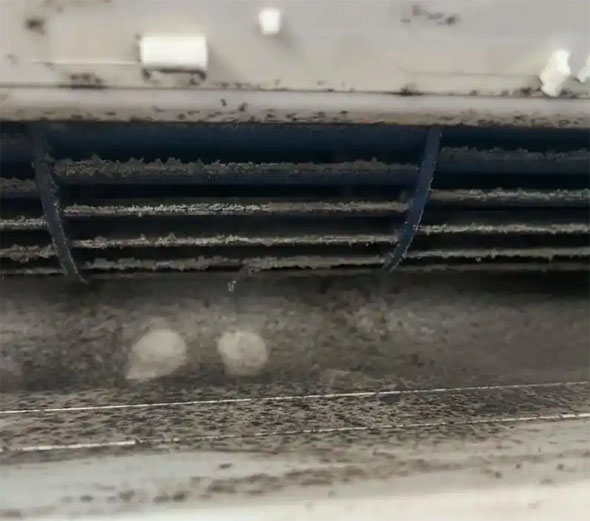 泗水空调吹的风有股烧焦味是怎么回事